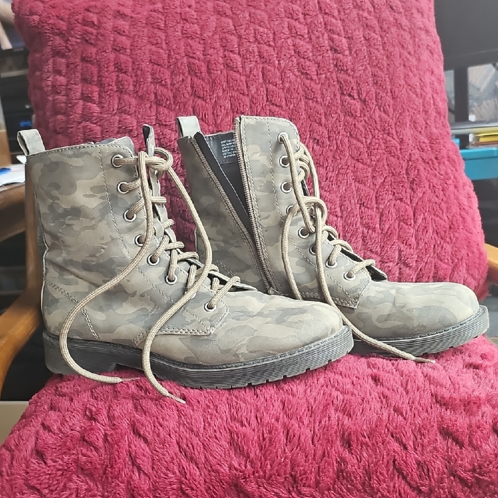 Camo Ankle Boots Size 8